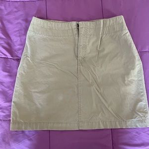 Gap above the knee tan skirt